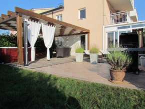 Apartment in Zambratija with sea view, balcony, air conditioning, WiFi (4961-3)